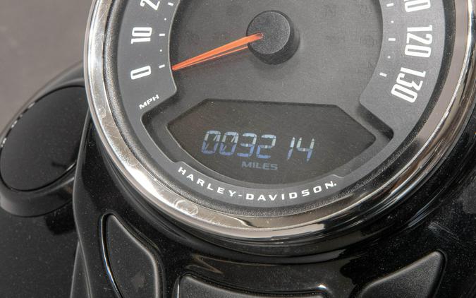 2021 HARLEY-DAVIDSON FLHCS HERITAGE CLASSIC 114 in Vivid Black