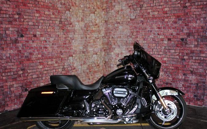 2016 Harley-Davidson® FLHXSE - CVO™ Street Glide®