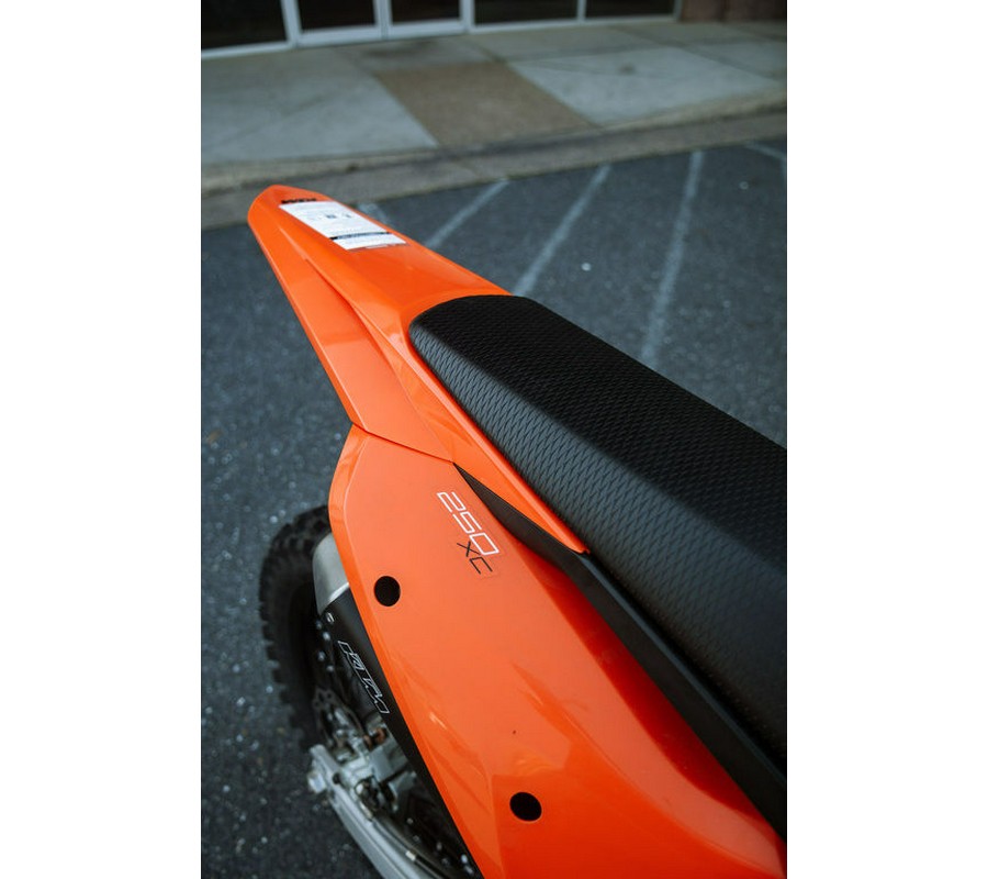 2025 KTM 250 XC