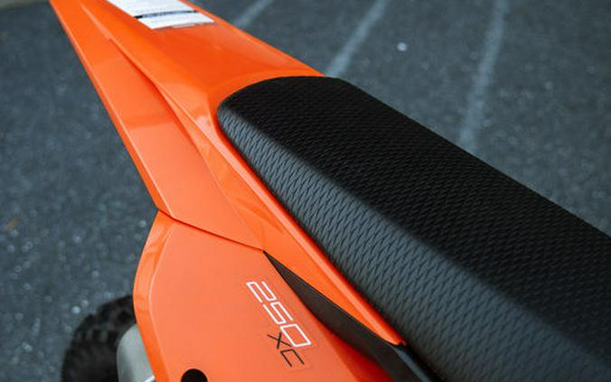 2025 KTM 250 XC
