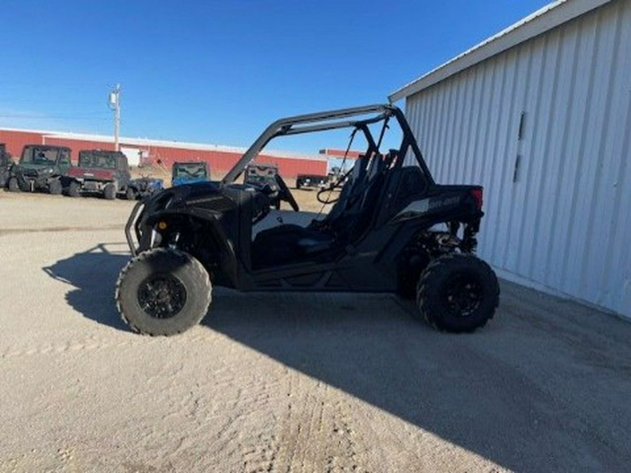 2025 Can-Am Maverick Trail DPS 700