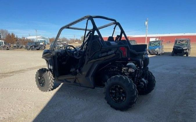 2025 Can-Am Maverick Trail DPS 700