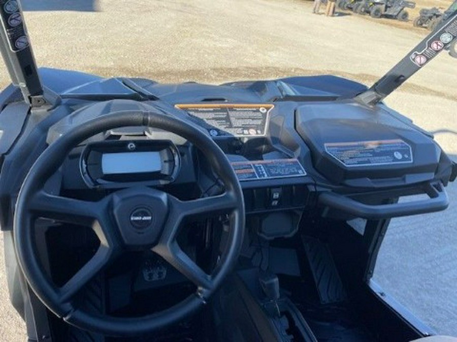 2025 Can-Am Maverick Trail DPS 700
