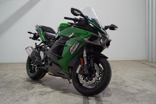 2019 Kawasaki Ninja H2 SX SE+ Review: Supercharged Travel