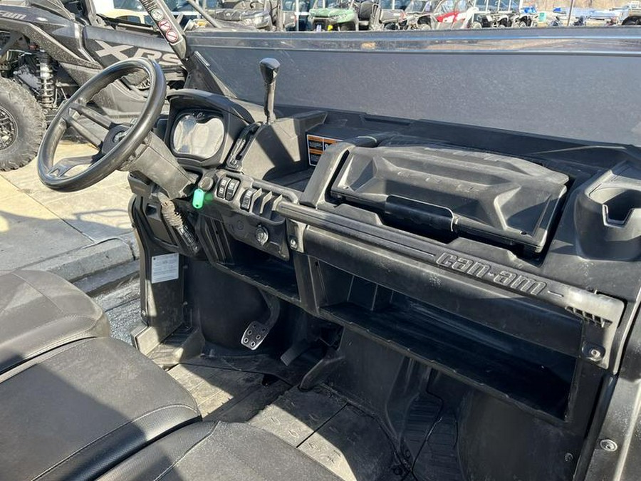 2017 Can-Am® Defender XT™ HD10 Mossy Oak Break-up Country Camo