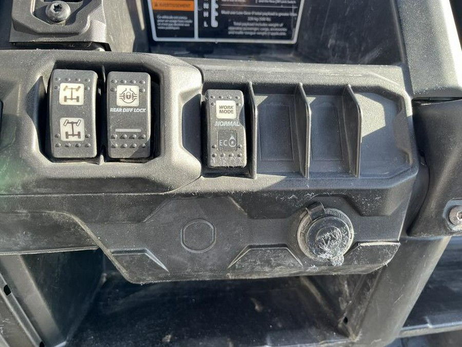 2017 Can-Am® Defender XT™ HD10 Mossy Oak Break-up Country Camo