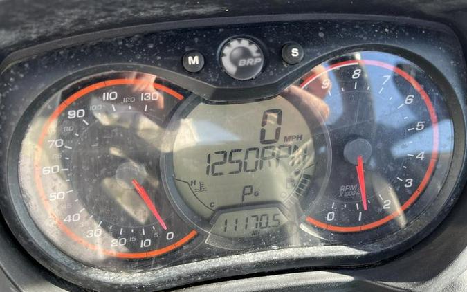 2017 Can-Am® Defender XT™ HD10 Mossy Oak Break-up Country Camo