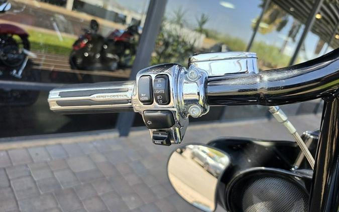 2011 Harley-Davidson Street Glide FLHXSE2 - CVO