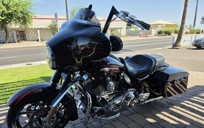 2011 Harley-Davidson Street Glide FLHXSE2 - CVO