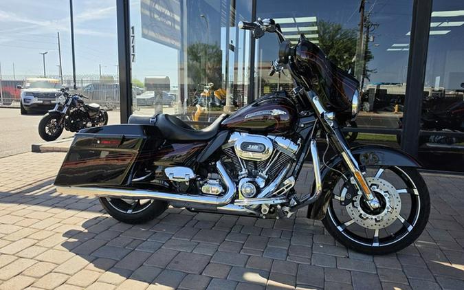 2011 Harley-Davidson Street Glide FLHXSE2 - CVO