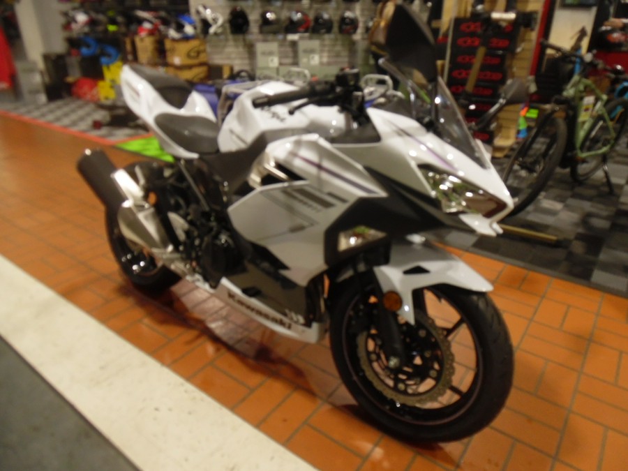 2023 Kawasaki NINJA 400 SE