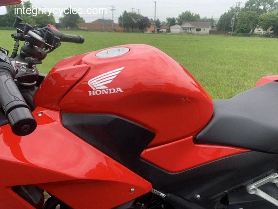 2015 Honda® CBR300R