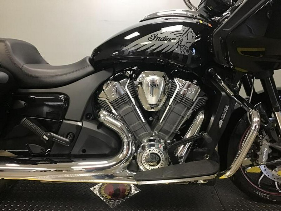 2022 Indian Motorcycle® Challenger® Limited Maroon Metallic