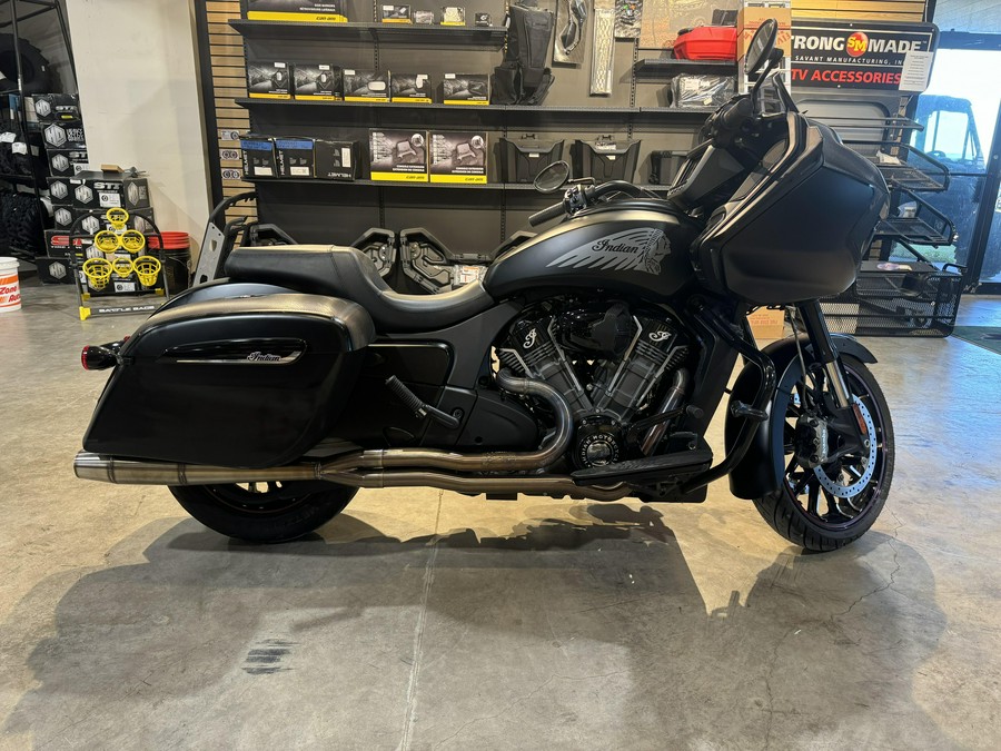 2020 Indian Motorcycle® Challenger Dark Horse®