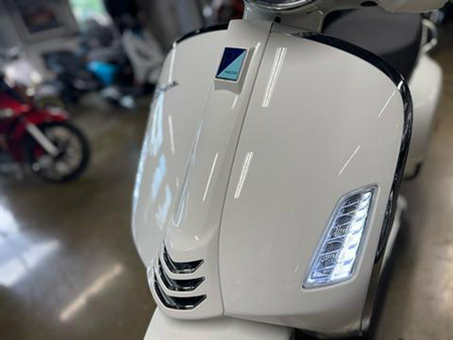 2025 Vespa GTS 310 Super