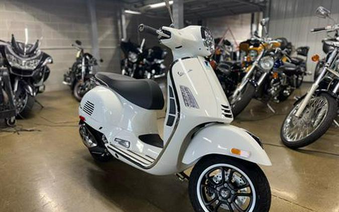 2025 Vespa GTS 310 Super