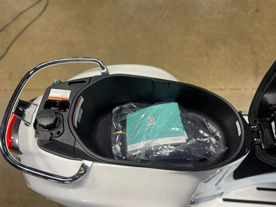 2025 Vespa GTS 310 Super