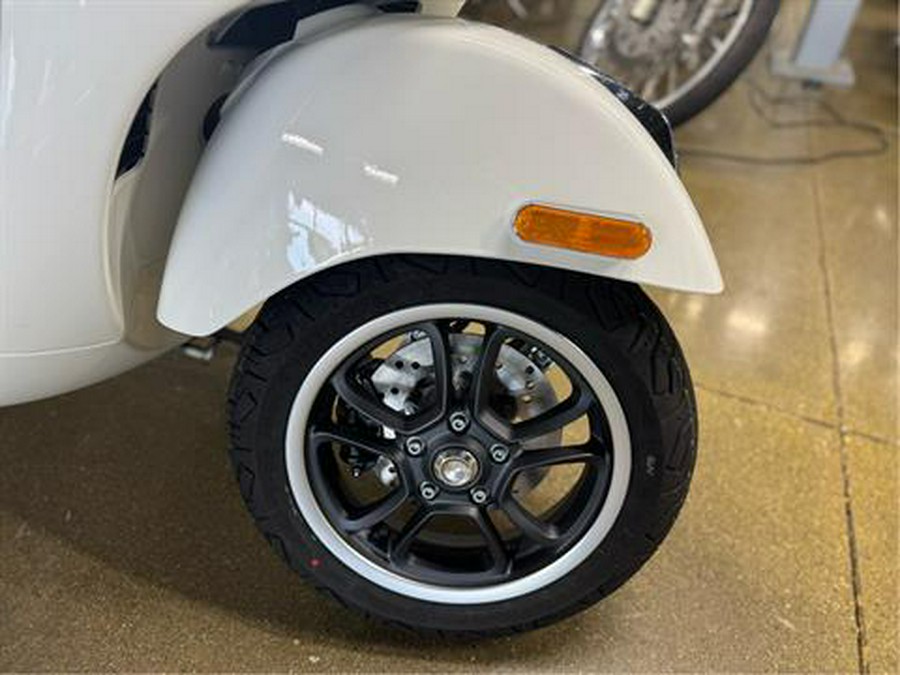 2025 Vespa GTS 310 Super