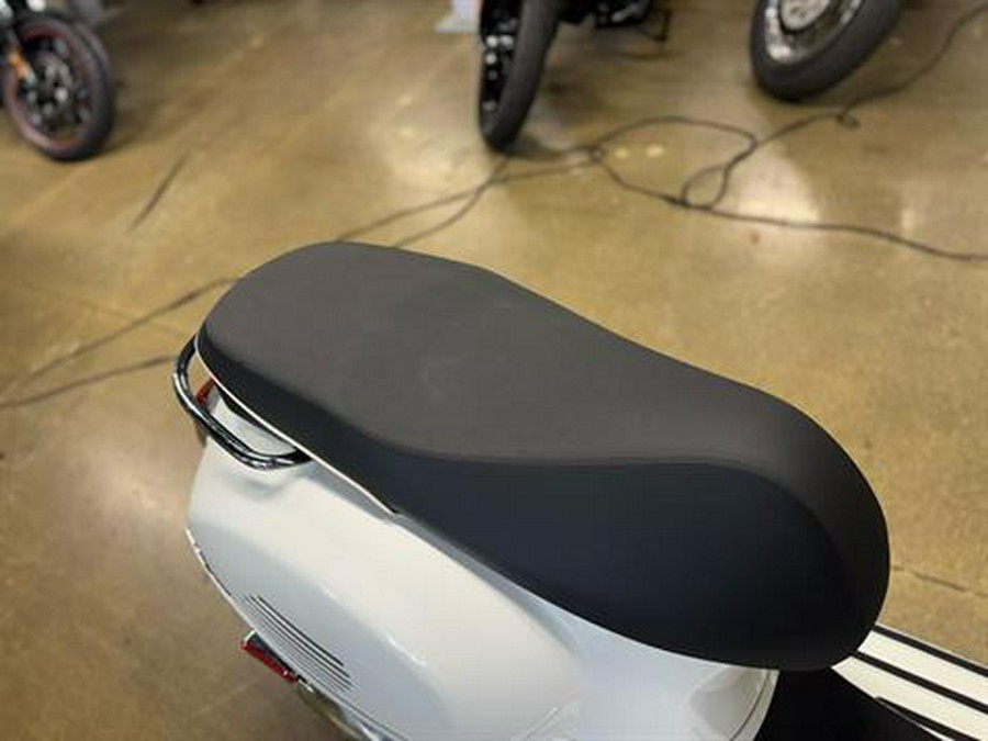 2025 Vespa GTS 310 Super
