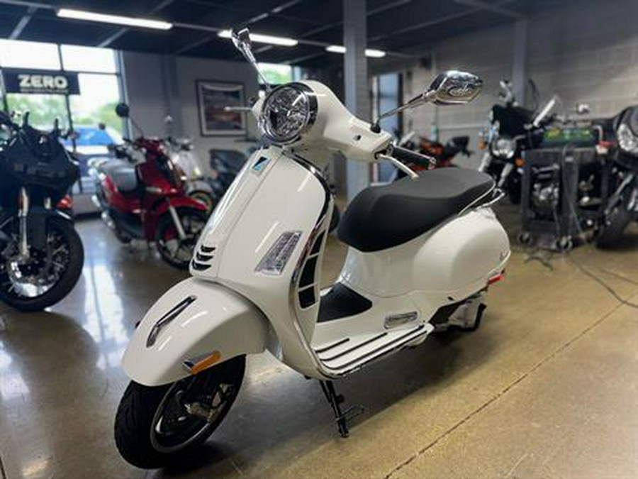2025 Vespa GTS 310 Super