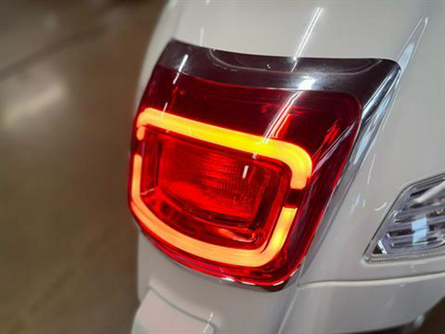 2025 Vespa GTS 310 Super