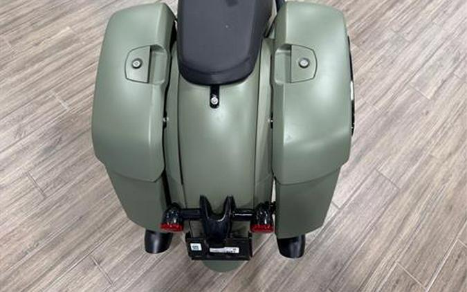 2025 Indian Motorcycle Springfield® Dark Horse®