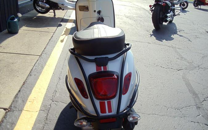 2022 Vespa Sprint 150 Racing Sixties