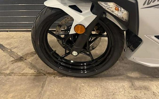 2025 Kawasaki NINJA 500
