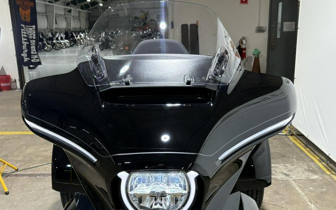 2026 Harley-Davidson® Street Glide 3 Limited Vivid Black Black Trim