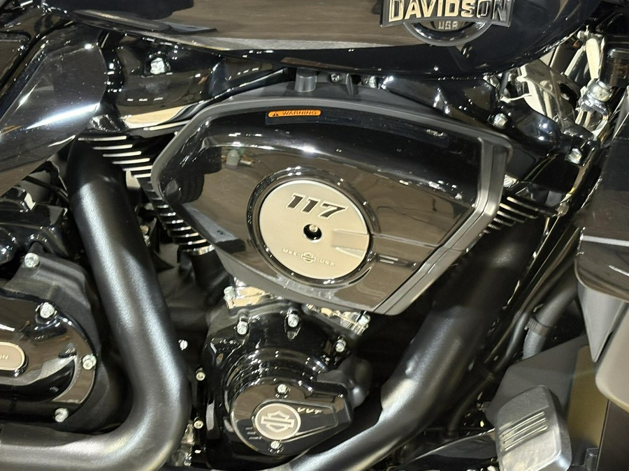 2026 Harley-Davidson® Street Glide 3 Limited Vivid Black Black Trim