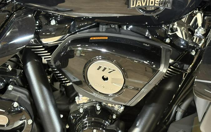 2026 Harley-Davidson® Street Glide 3 Limited Vivid Black Black Trim