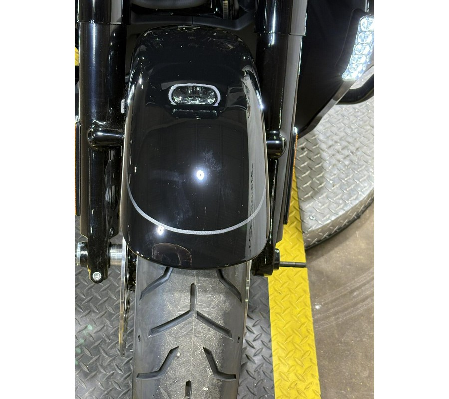 2026 Harley-Davidson® Street Glide 3 Limited Vivid Black Black Trim