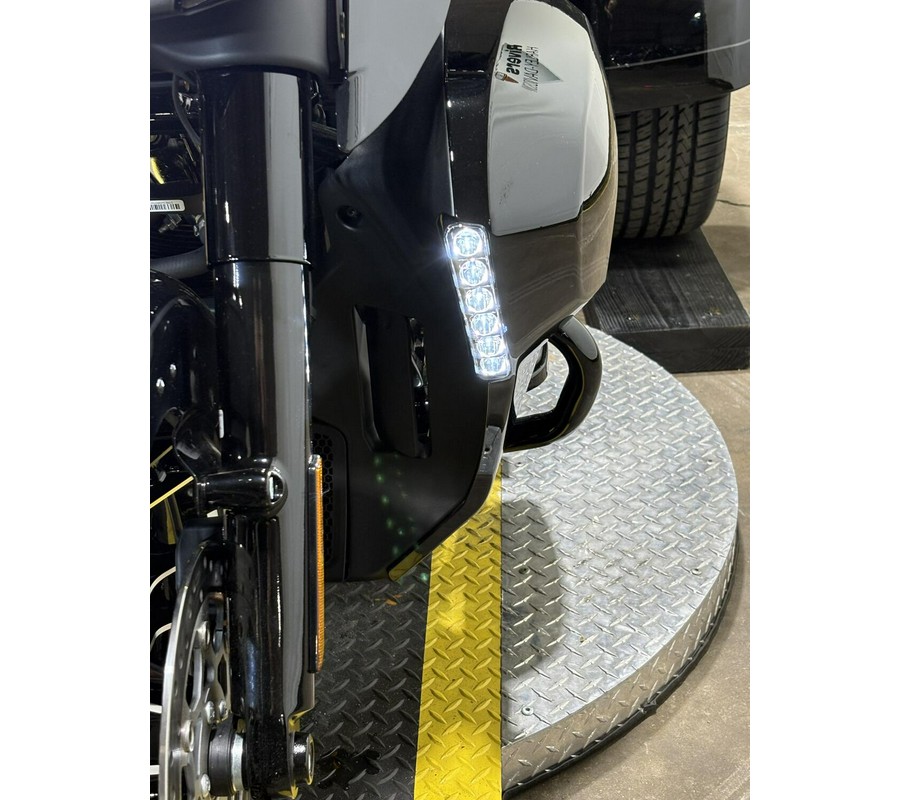2026 Harley-Davidson® Street Glide 3 Limited Vivid Black Black Trim