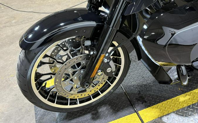 2026 Harley-Davidson® Street Glide 3 Limited Vivid Black Black Trim