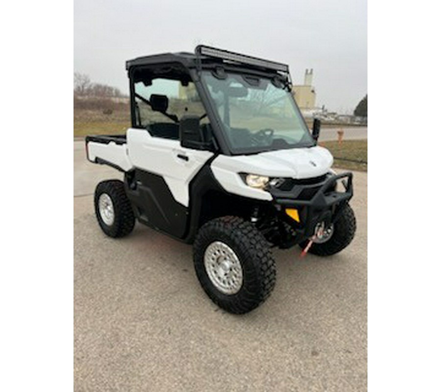 2023 Can-Am™ Defender XT HD10