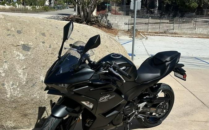 2026 Kawasaki Ninja 500 ABS Metallic Flat Spark Black