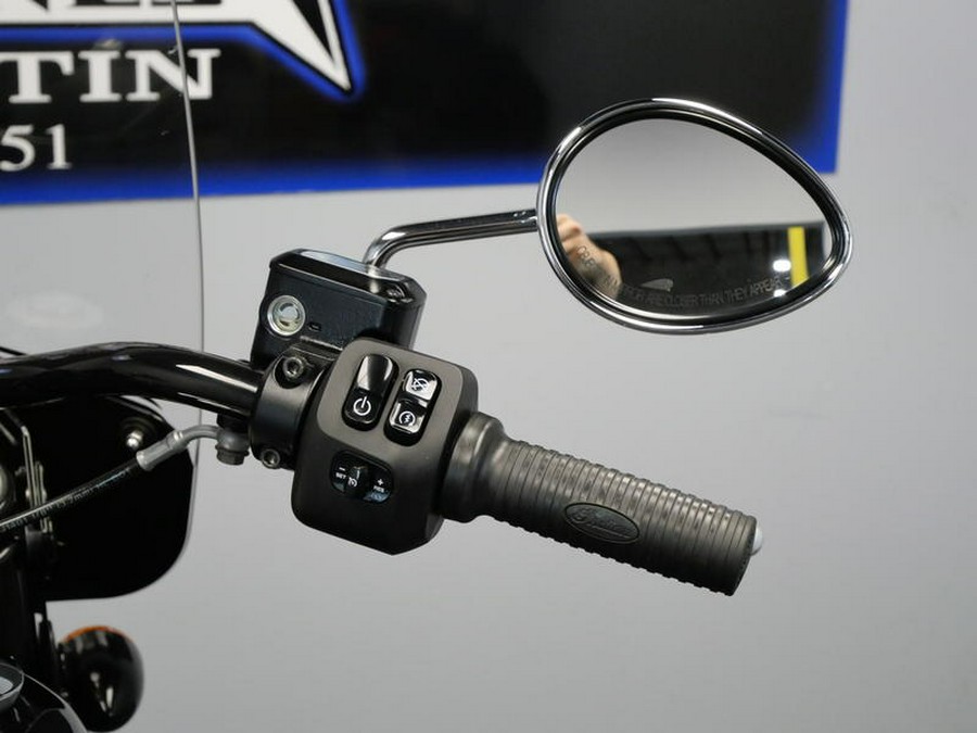 2023 Indian Motorcycle® Super Chief® ABS Black Metallic