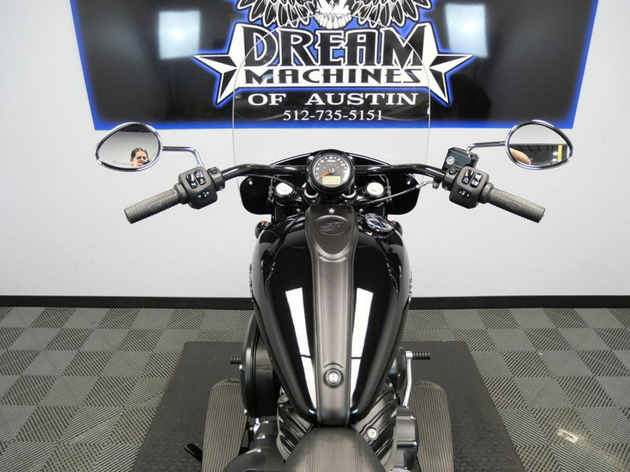 2023 Indian Motorcycle® Super Chief® ABS Black Metallic