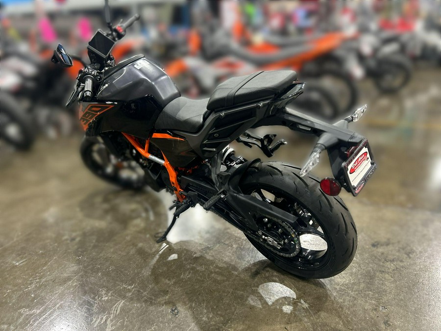 2026 KTM 390 DUKE