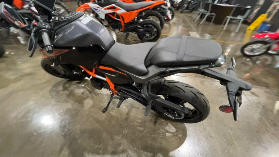 2026 KTM 390 DUKE
