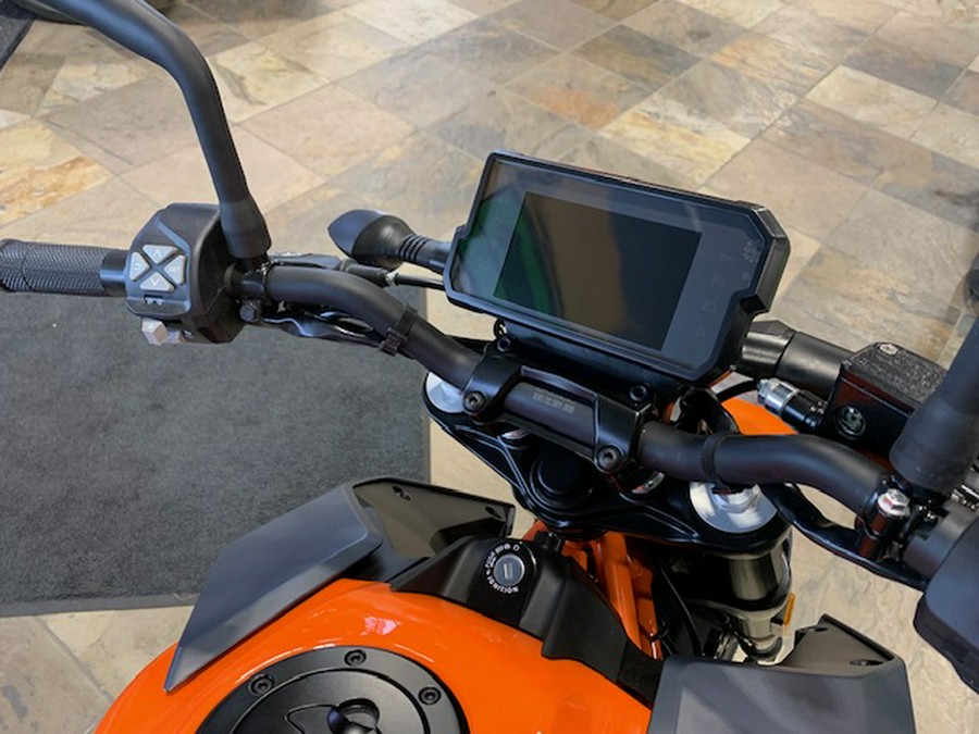 2023 KTM Duke 390