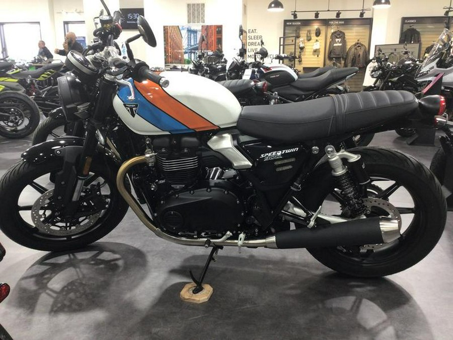 2025 Triumph Speed Twin 900 Pure White/Maui Blue/Tangerine Orange