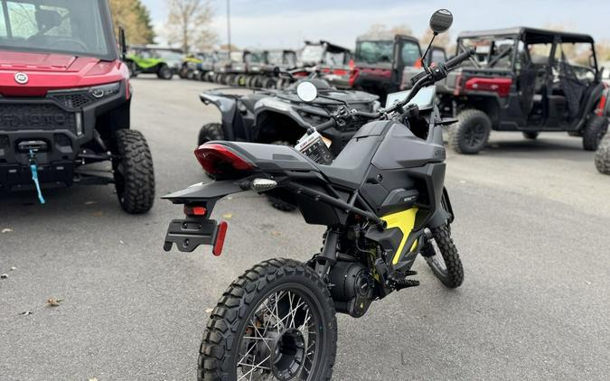 2025 Can-Am® Origin Carbon Black