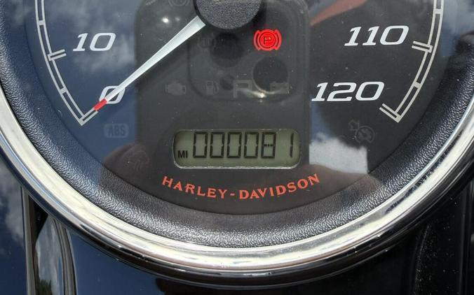 2024 Harley-Davidson Freewheeler Vivid Black