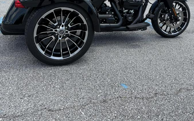 2024 Harley-Davidson Freewheeler Vivid Black