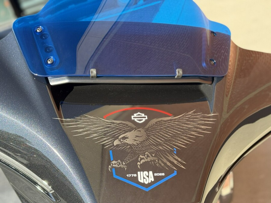 2026 Harley-Davidson® Street Glide® Midnight Ember Chrome Trim