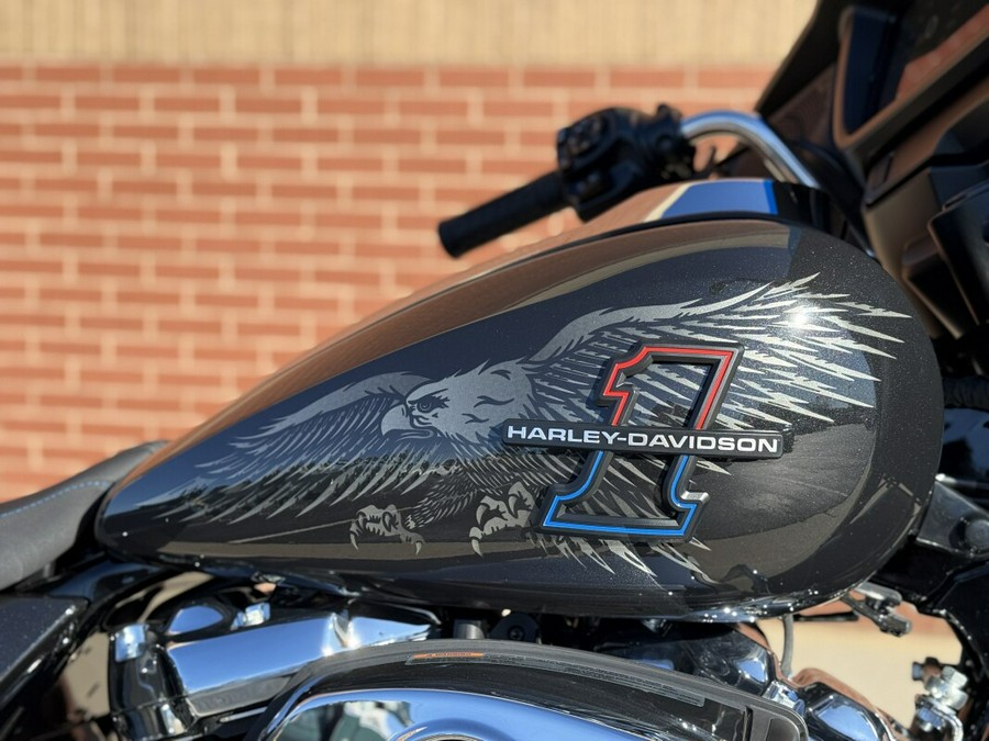 2026 Harley-Davidson® Street Glide® Midnight Ember Chrome Trim