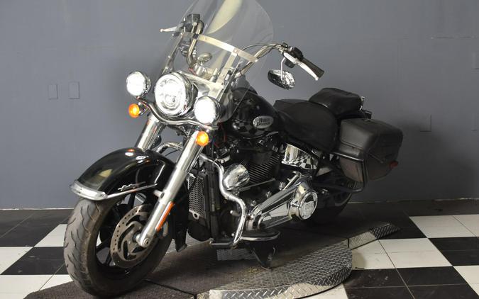 2022 Harley-Davidson Heritage Classic 114 Vivid Black (Black Finish w/Cast Wheels) FLHCS