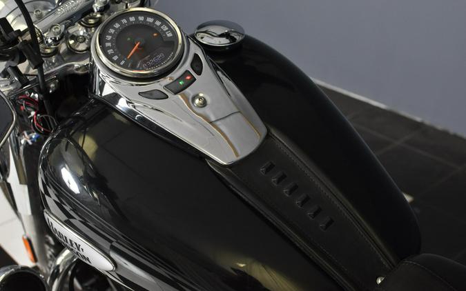 2022 Harley-Davidson Heritage Classic 114 Vivid Black (Black Finish w/Cast Wheels) FLHCS