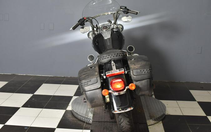 2022 Harley-Davidson Heritage Classic 114 Vivid Black (Black Finish w/Cast Wheels) FLHCS